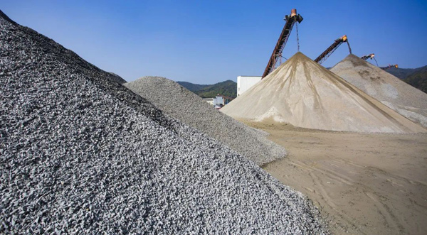 投資一家制砂廠能賺錢(qián)嗎？什么樣的制砂機(jī)生產(chǎn)效率高？