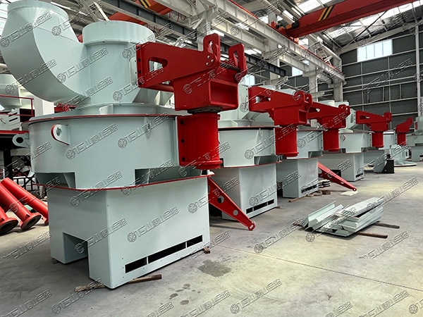 制砂選粉一體機(jī)：適合多種物料破碎，粒形圓潤(rùn)，針片狀少