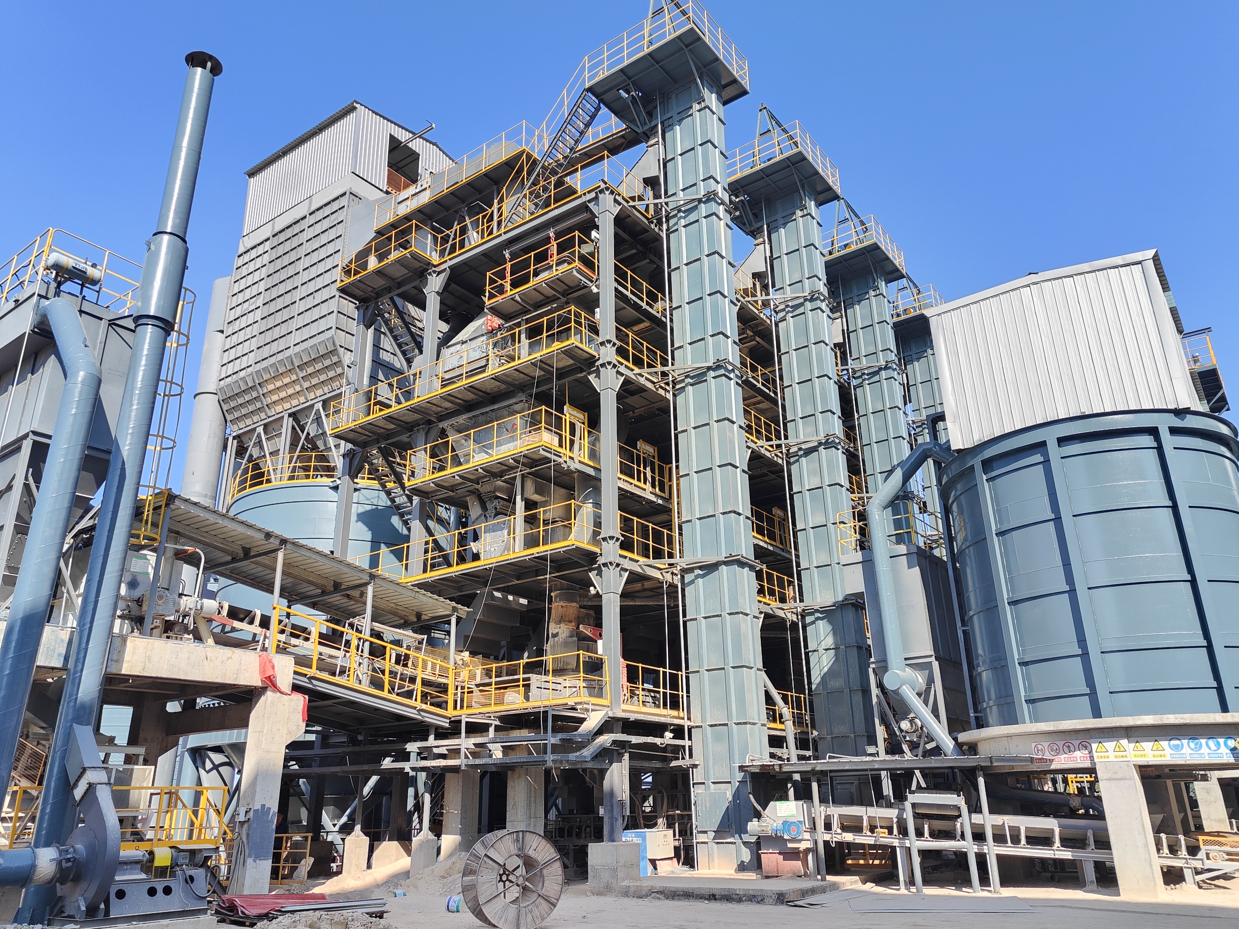 砂石廠選擇干法制砂樓，優(yōu)勢與便捷全解析